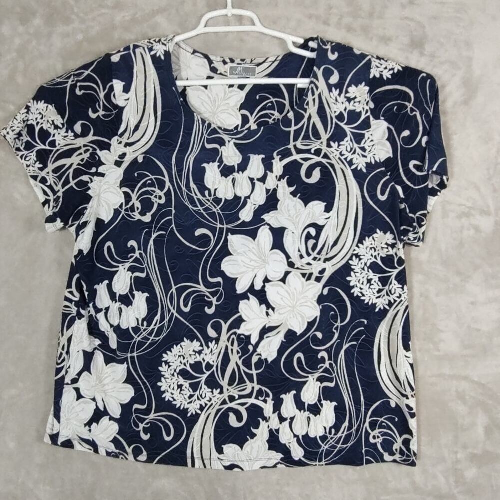 JM Collection Woman Plus Size 3X Short Sleeve Pullover Top Blue w/White Flowers